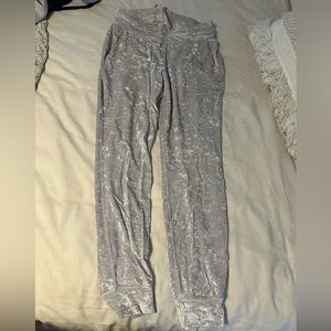 Lululemon white velvet joggers